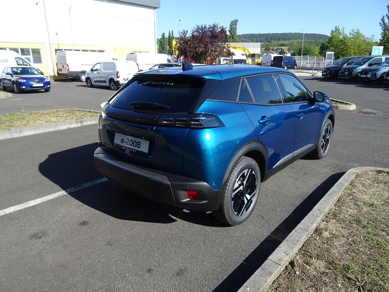 Peugeot 2008 (2026) ALLURE e-115 kW /156k - fotka 7 z 50