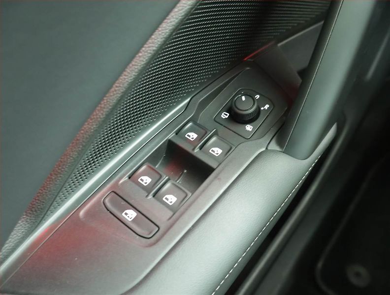 Volkswagen Tayron (2025) 1.5 eTSI - fotka 19 z 21