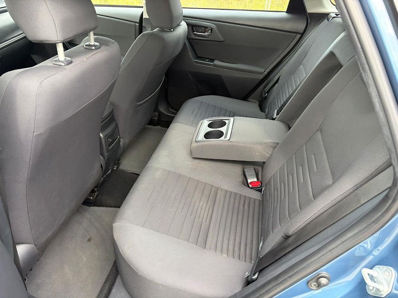Toyota Auris 1.6 Valvematic Active - fotka 23 z 24