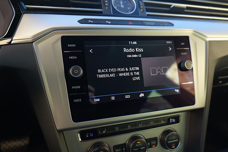 Volkswagen Passat 1.4 TSI DSG Kamera Cockpit Taž - fotka 28 z 38