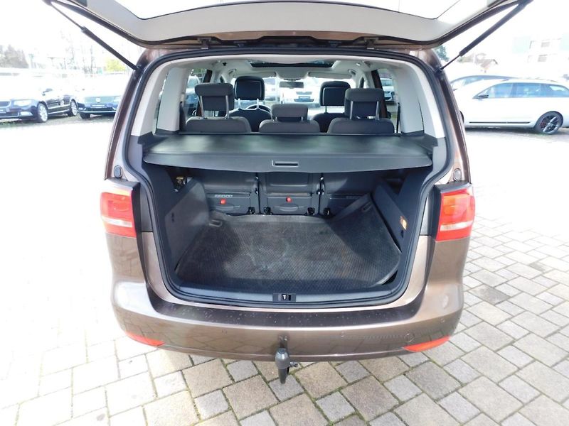 Volkswagen Touran (2012) 2.0 TDi Webasto - fotka 19 z 29