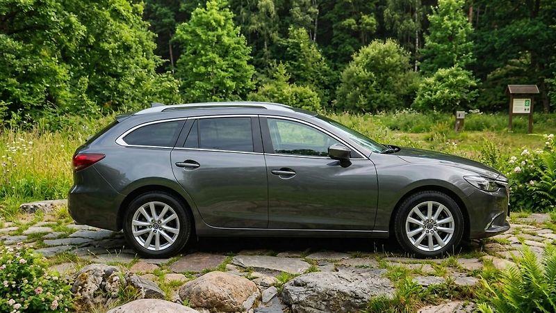 Mazda 6 2.0 benzin Facelit 1. majitel - fotka 30 z 41