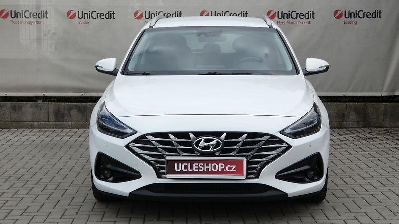 Hyundai i30 Kombi 1.5 T-GDI mHEV Smart - fotka 2 z 23