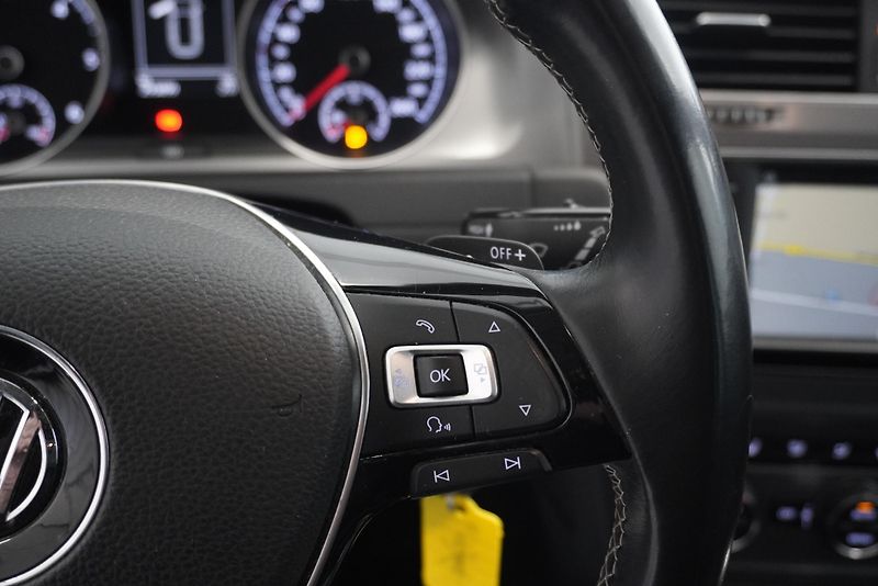 Volkswagen Golf 1.6 TDi - fotka 17 z 29