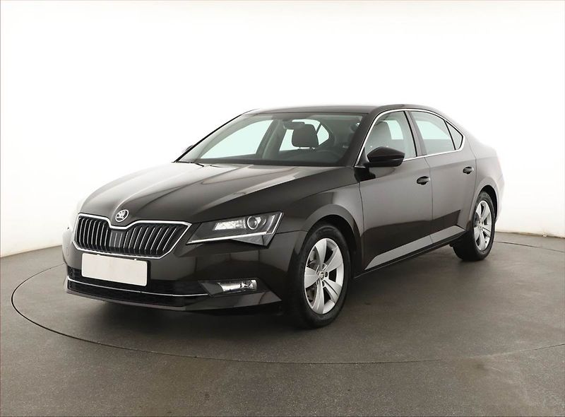 Škoda Superb (2018) 2.0 TDI, Automat, Xenony - fotka 2 z 20