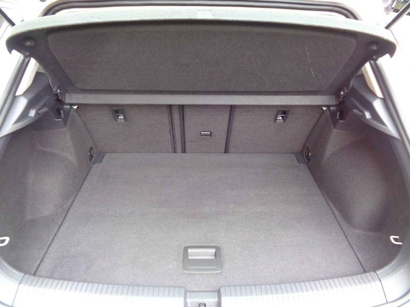 Volkswagen T-Roc (2019) TDI-85 ACC ALU kamera PDC NAVI - fotka 16 z 29