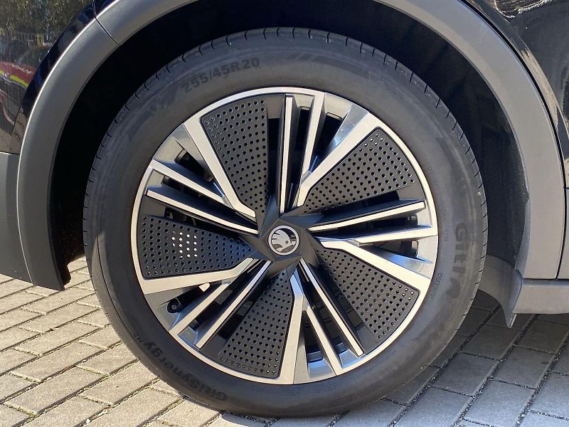 Škoda Elroq (2026) 85 Premium Selection - fotka 34 z 39