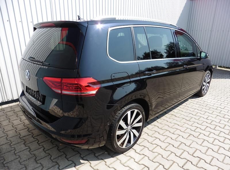 Volkswagen Touran 2.0 TDi Highline Navi Webasto - fotka 3 z 19