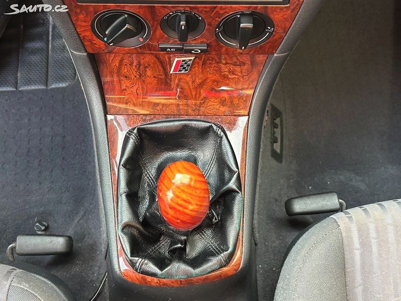 Škoda Octavia (2001) 1.8T, 110kw Původ ČR 1. maj. - fotka 17 z 17