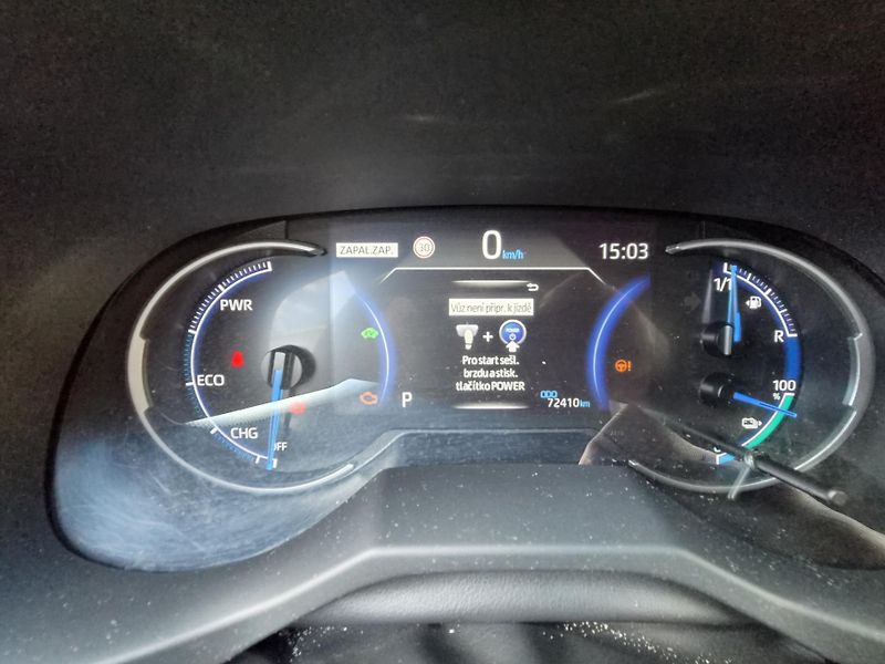 Toyota RAV4 (2022) ZÁRUKA 2027, PHEV, DPH,  - fotka 9 z 16