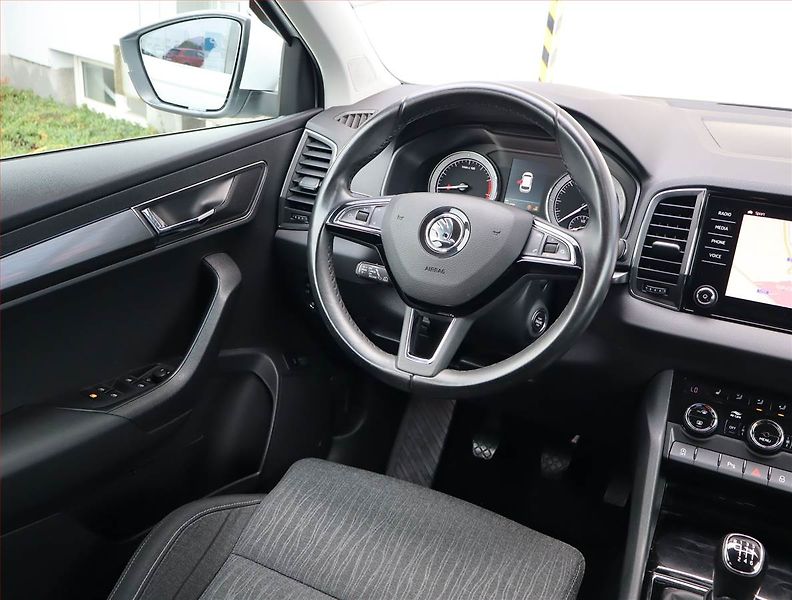 Škoda Karoq (2018) Style 1.5 TSI, Navi, Tempomat - fotka 7 z 16