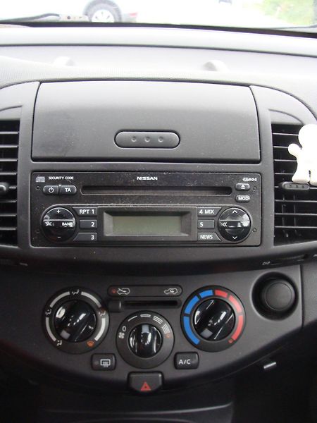 Nissan Micra 1.2i, 48 kW, LPG, klimatizace - fotka 17 z 20