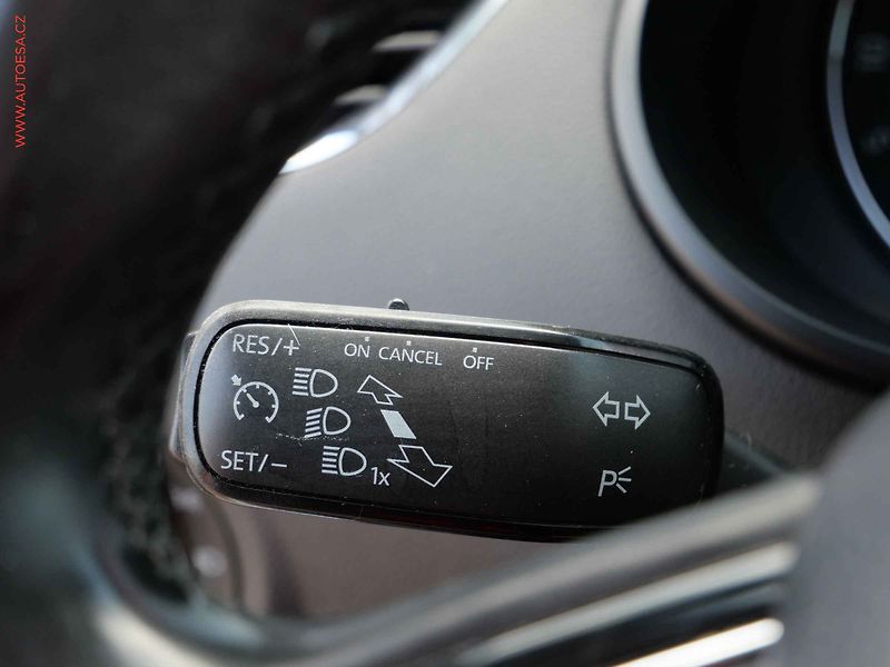 Škoda Octavia (2015) 2.0 TDi, ČR, Navi, bixen - fotka 13 z 24