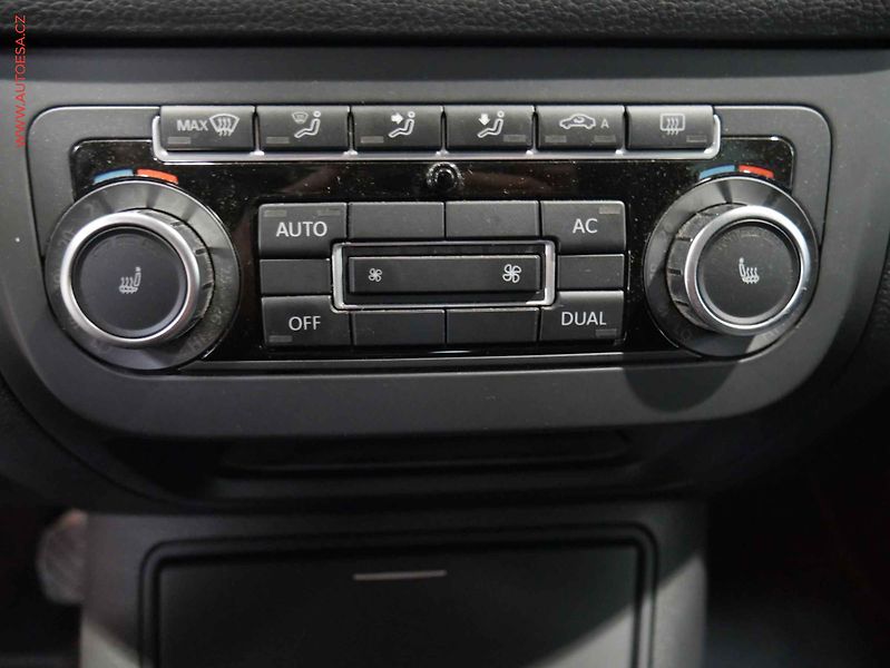 Volkswagen Golf Plus (2010) 1.4 TSI, AC - fotka 14 z 16