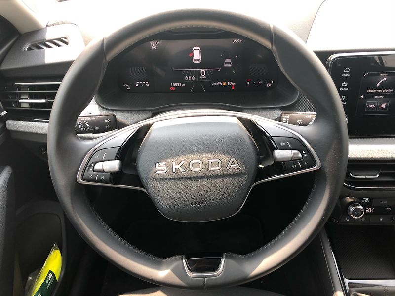 Škoda Kamiq 1.0 TSi SELECTION - fotka 17 z 27