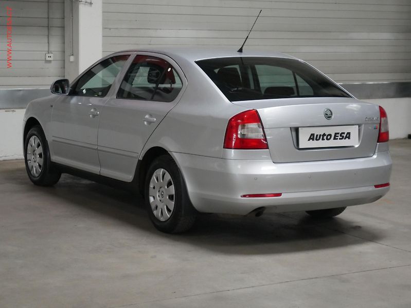 Škoda Octavia (2010) 1.2TSI, ČR, AC, STK11/27 - fotka 6 z 14