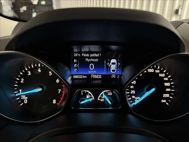 Ford Kuga 1.5EB 129kW AWD 2XALU 68KM! - fotka 17 z 42