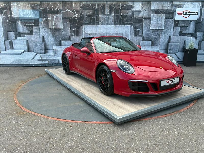 Porsche 911 (2018) CARRERA 4 GTS, 4X4, 331KW, DPH - fotka 9 z 23