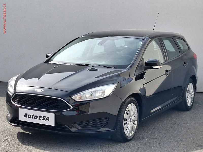 Ford Focus (2017) 1.0 EB, Trend, výhřev sed. - fotka 3 z 17