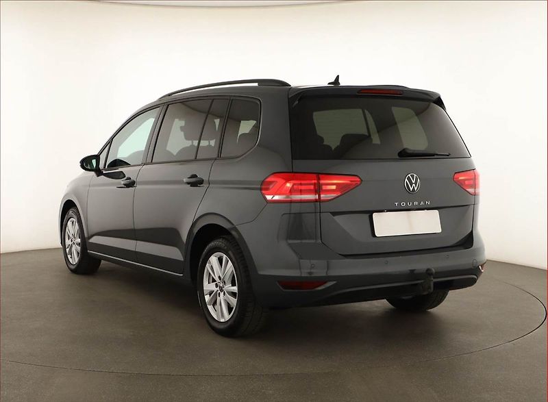 Volkswagen Touran (2023) Comfortline 1.5 TSI - fotka 4 z 20