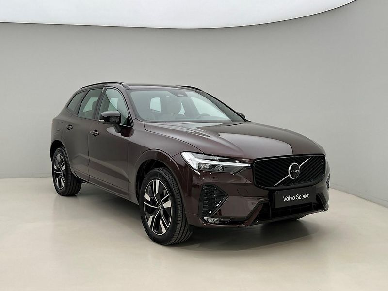 Volvo XC60 B5 AWD DARK PLUS RECHARGE CZ - fotka 8 z 44