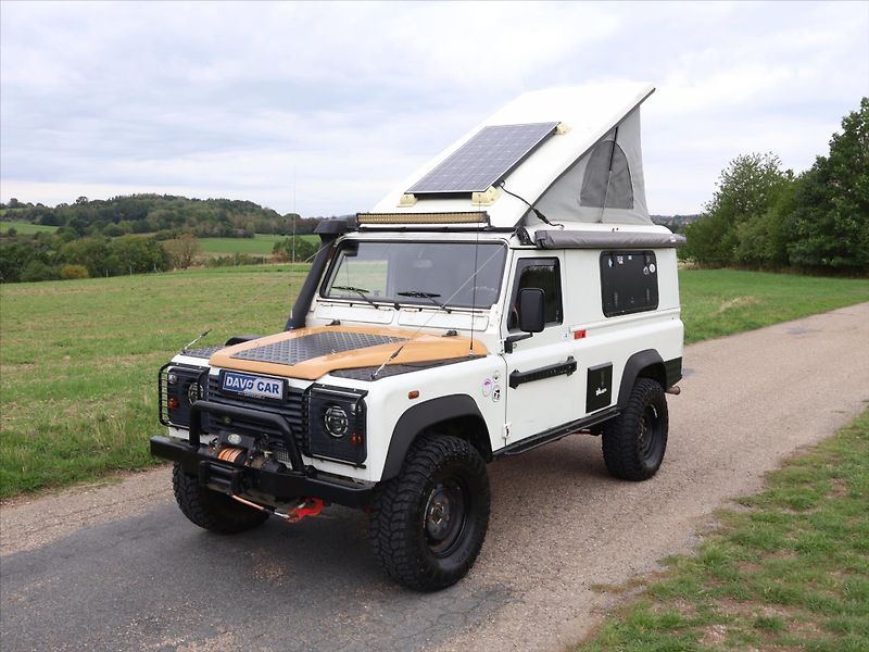 Land Rover Defender 2,5 110 Hard Top - fotka 11 z 40