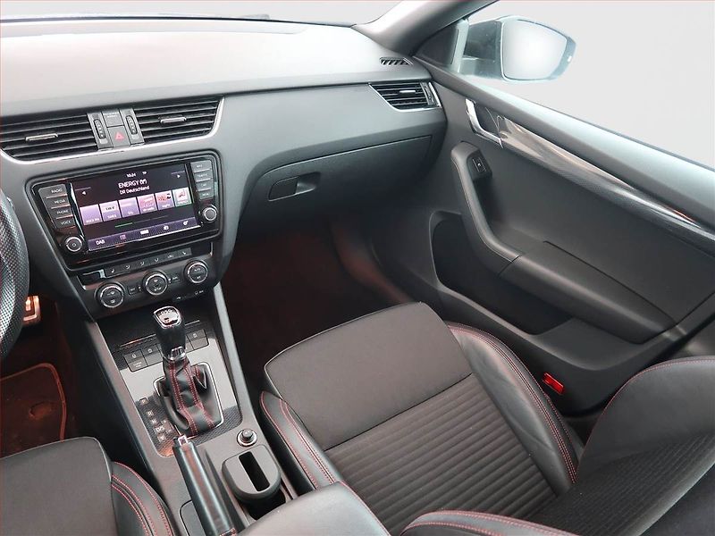 Škoda Octavia (2015) RS 2.0 TSI, Automat - fotka 8 z 22