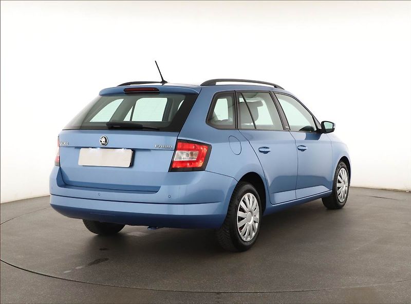 Škoda Fabia (2016) 1.2 TSI, Park. senzory - fotka 5 z 12