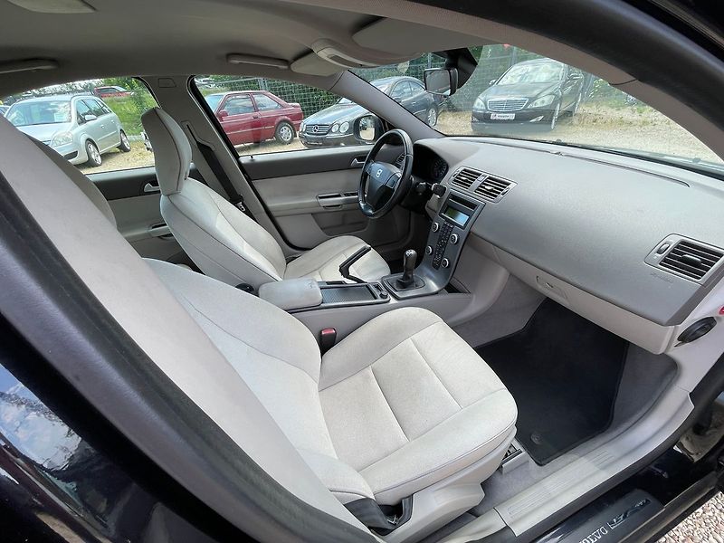 Volvo S40 1.6D 84KW*NOVÉ VSTŘIKY* - fotka 15 z 28