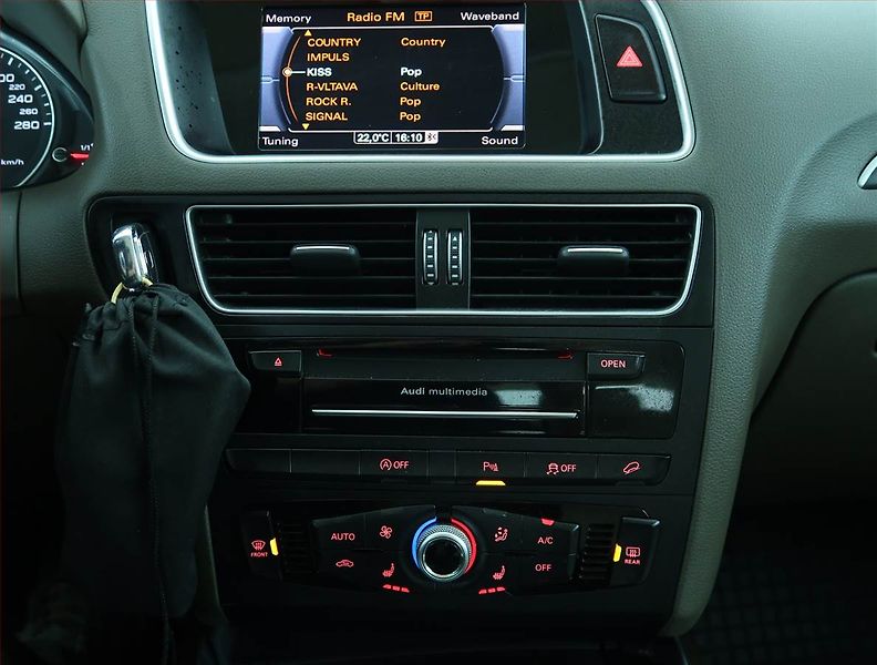 Audi Q5 (2016) 2.0 TDI, Automat, Serv.kniha - fotka 12 z 21
