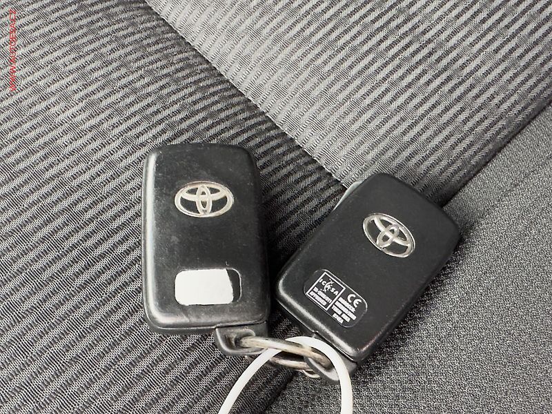 Toyota Avensis (2012) 2.0d, 1.maj,ČR, Xenon, AC - fotka 17 z 17