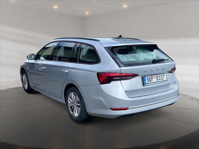 Škoda Octavia 2,0 TDI Ambition 4x4 DSG - fotka 4 z 11