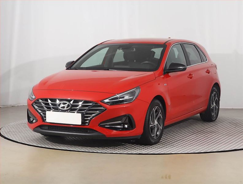 Hyundai i30 (2024) 1.5 T-GDI MHEV - fotka 2 z 20