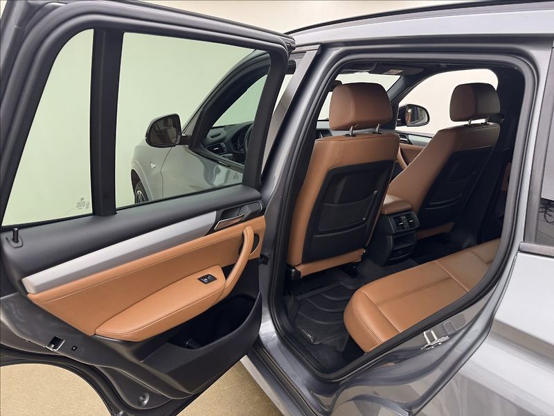 BMW X3 3,0 35d 4X4 M DPH KŮŽE LED ČR - fotka 41 z 49