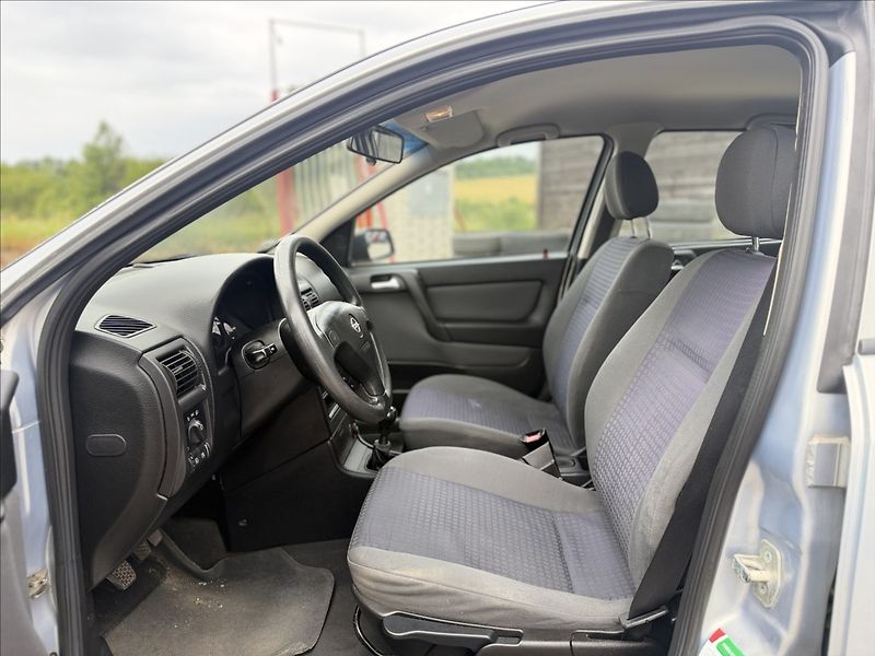 Opel Astra 1,6 16V 74tKm DIGIKLIMA - fotka 9 z 20