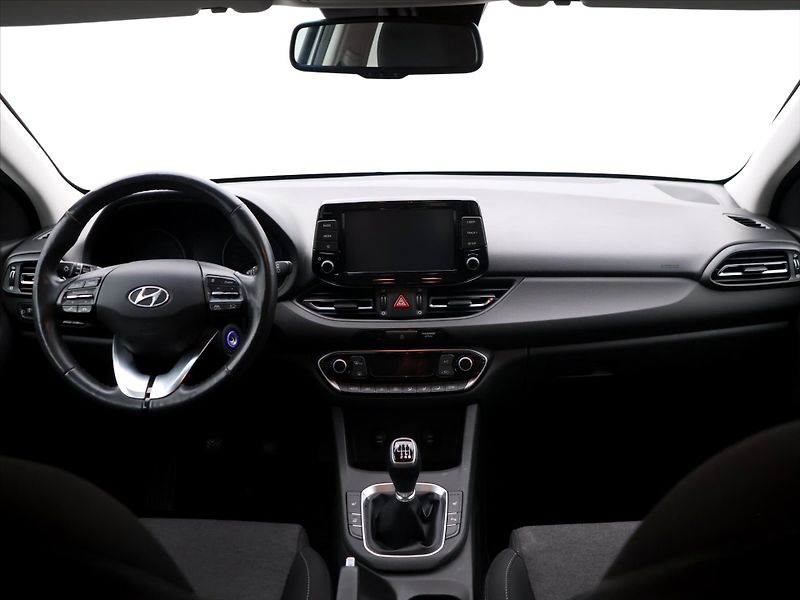 Hyundai i30 1,6 CRDi 85kW Smart LED CZ - fotka 28 z 36