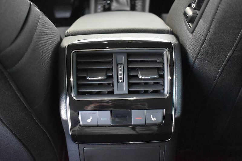 Škoda Superb (2022) 2.0TDI 110kW, DSG, Webasto - fotka 11 z 30