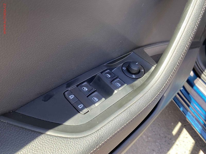 Škoda Superb (2021) 1.5 TSi, Kůže, TZ, navi - fotka 14 z 20
