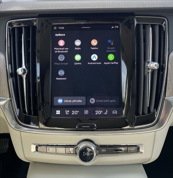Volvo V90 2,0 i,145kW,MHEV core,STK 4/28 - fotka 11 z 19