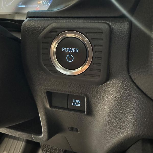 Toyota Land Cruiser (2025) 2.4 Turbo Hybrid i-FORCE MAX  - fotka 21 z 33