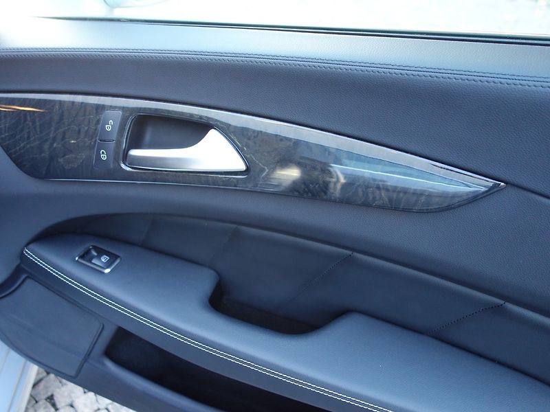 Mercedes-Benz CLS (2012) 350D*4M*AMG*195KW*TOP-VÝB*CZ!! - fotka 23 z 48