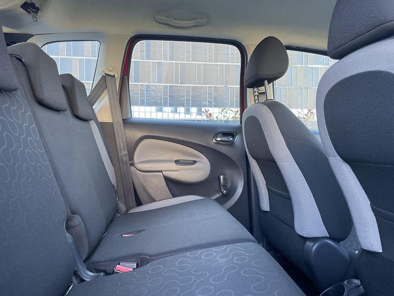 Citroën C3 Picasso (2010) 1.4i VTI 70 kW - ČR - fotka 15 z 22