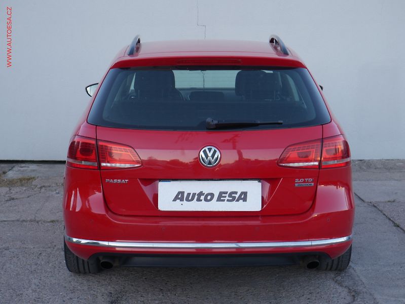 Volkswagen Passat (2013) 2.0 TDI 4x4, ČR, Comfortline - fotka 5 z 18