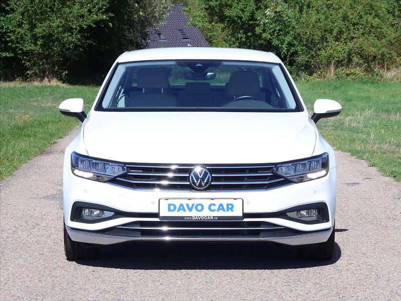 Volkswagen Passat 2.0 TDI 147kW DSG CZ Elegance - fotka 2 z 33