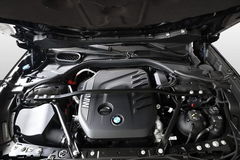 BMW Řada 7 740d xDrive Sedan - fotka 9 z 37