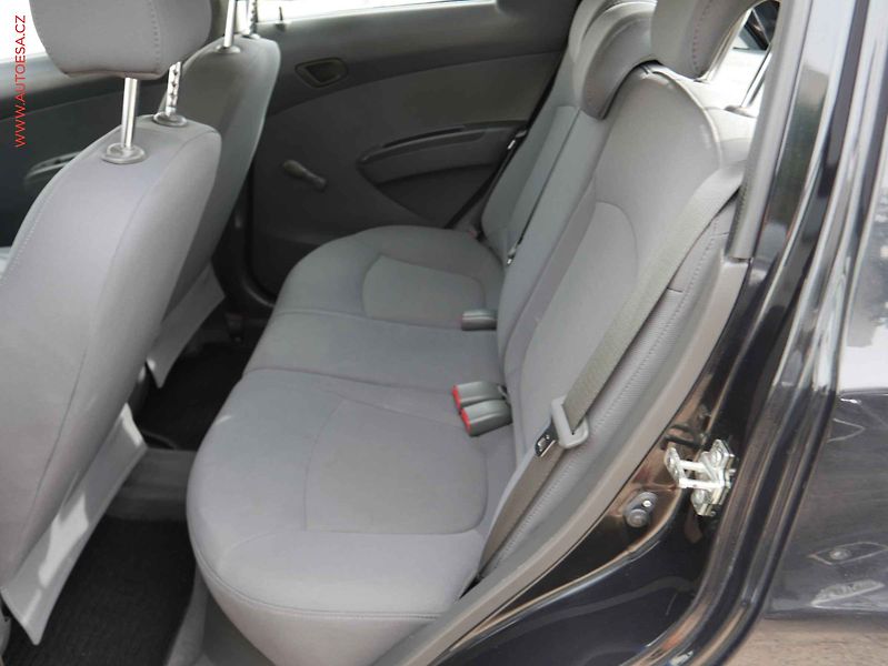 Chevrolet Spark (2011) 1.0i, AC - fotka 10 z 15