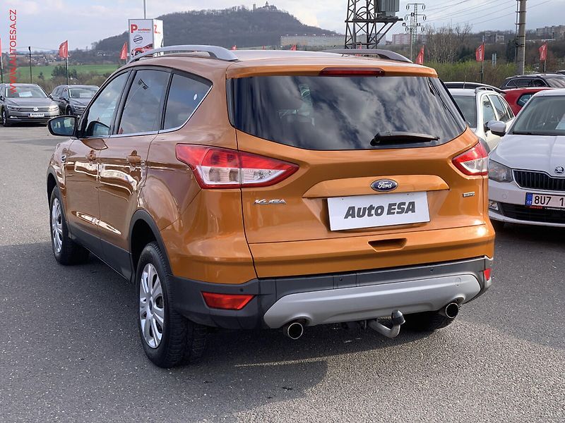 Ford Kuga (2015) 1.5 EB, AC, TZ, park.čidla - fotka 4 z 19