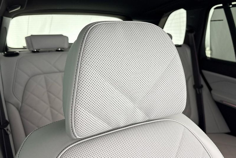 BMW X5 xDrive30d - fotka 8 z 30