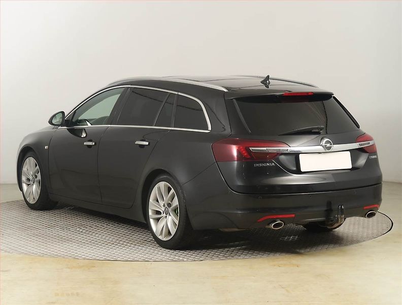 Opel Insignia (2014) 2.0 BiTurbo CDTI, ČR,1.maj - fotka 4 z 22
