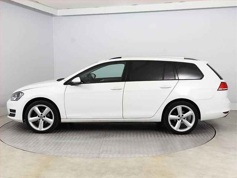 Volkswagen Golf (2016) 1.2 TSI, Automat, Serv.kniha - fotka 3 z 17
